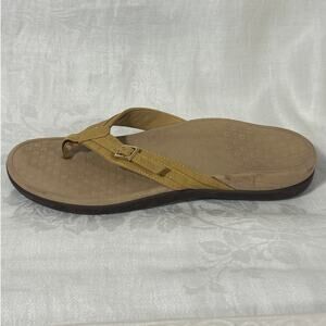 Vionic Sandals 9 Patty Flip Flops Tan Thongs Buckle Comfort Leather
